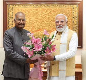 प्रधानमंत्री नरेन्द्र मोदी ने पूर्व राष्ट्रपति राम नाथ कोविंद से नवनिर्मित प्रधानमंत्री कार्यालय ‘सेवा तीर्थ’ में मुलाकात की