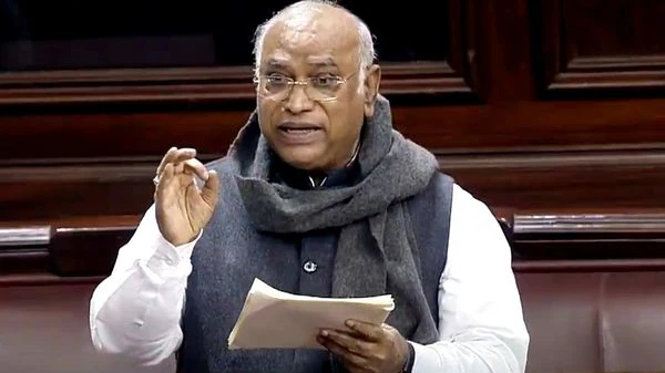 राज्यसभा में विपक्ष के नेता मल्लिकार्जुन खरगे ने आंगनवाड़ी केंद्र में कथित जातीय भेदभाव पर उठाए सवाल