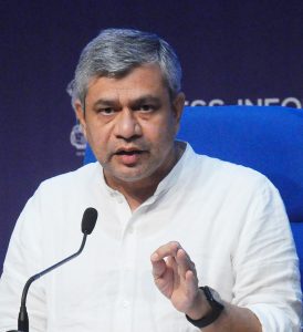 जम्मू-कश्मीर में प्रस्तावित तीन रेलवे परियोजनाओं पर फिलहाल रोक: केंद्रीय मंत्री अश्विनी वैष्णव