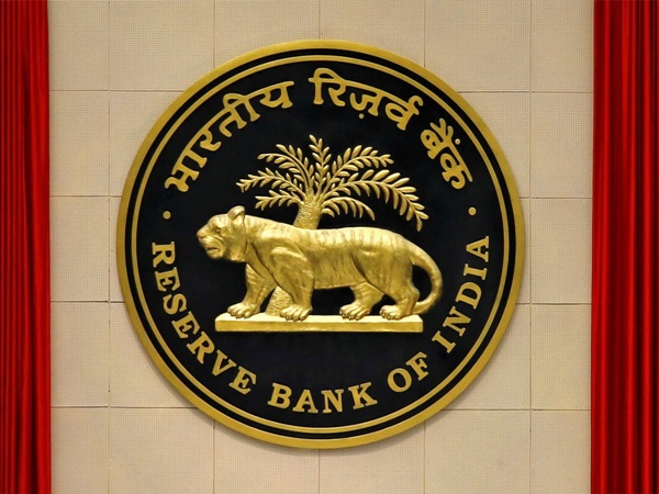 RBI Boosts Growth Forecast to 7.4%