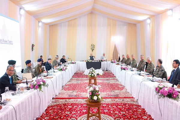 गृह मंत्री अमित शाह ने जम्मू-कश्मीर में विकास परियोजनाओं की प्रगति की समीक्षा की