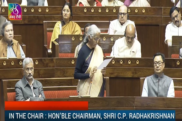 मजबूत और आत्मनिर्भर भारत के लिए प्रतिबद्ध सरकार: वित्त मंत्री निर्मला सीतारामन