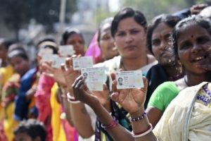 बांग्लादेश में कड़ी सुरक्षा के बीच 13वे राष्ट्रीय संसदीय चुनाव और साथ ही जनमत संग्रह के लिए मतदान जारी