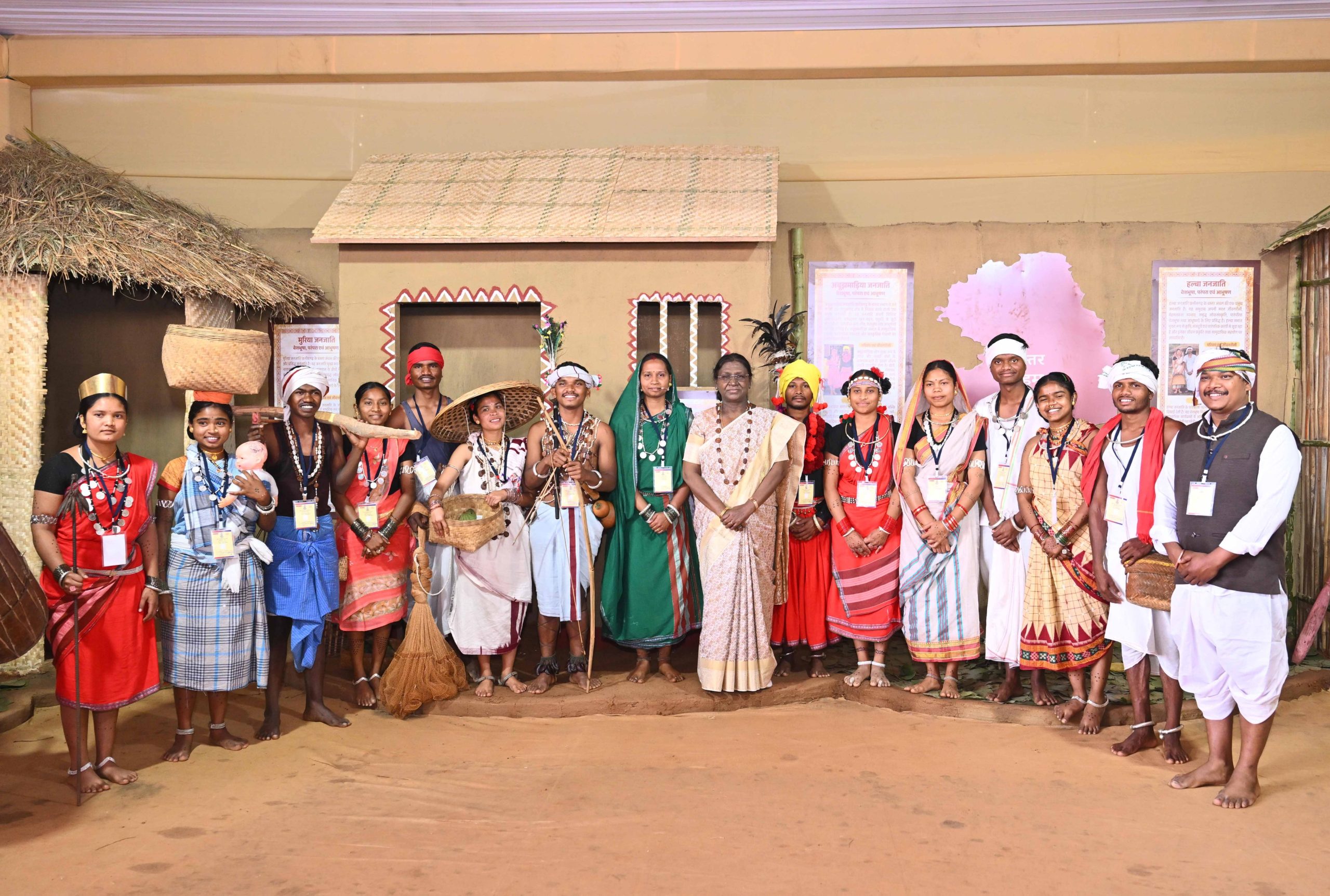 छत्तीसगढ़ : राष्ट्रपति द्रौपदी मुर्मु ने छत्तीसगढ़ बस्तर पांडुम महोत्सव का किया उद्घाटन