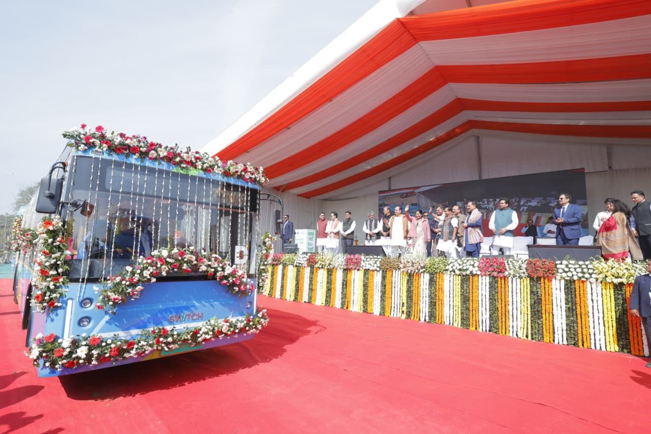 Delhi Government flags off 500 EV buses, launches Delhi-Panipat bus service