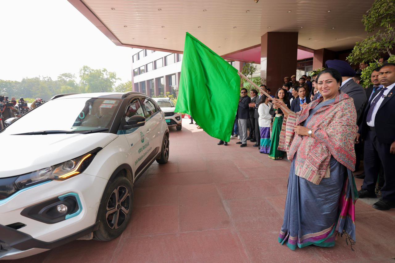 वायु प्रदूषण से निपटने के लिए दिल्ली में 6 नए वायु गुणवत्ता निगरानी स्टेशन शुरू, मुख्यमंत्री रेखा गुप्ता ने किया उद्घाटन