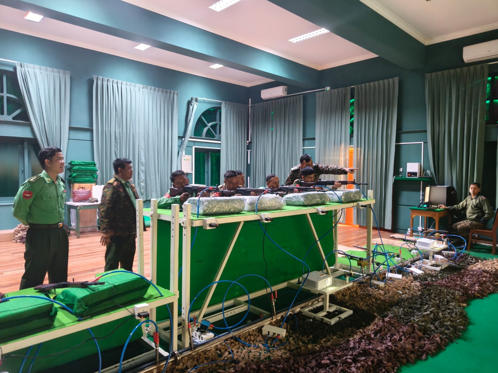 भारतीय सेना ने म्यांमार सेना के सैन्य प्रशिक्षण विद्यालय में 12-लेन वाला पैदल सेना हथियार प्रशिक्षण सिम्युलेटर स्थापित किया