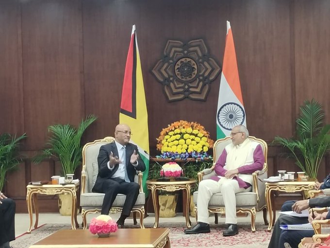 गुयाना के उपराष्ट्रपति भरत जगदेव ने उपराष्ट्रपति सीपी राधाकृष्णन से मुलाकात की