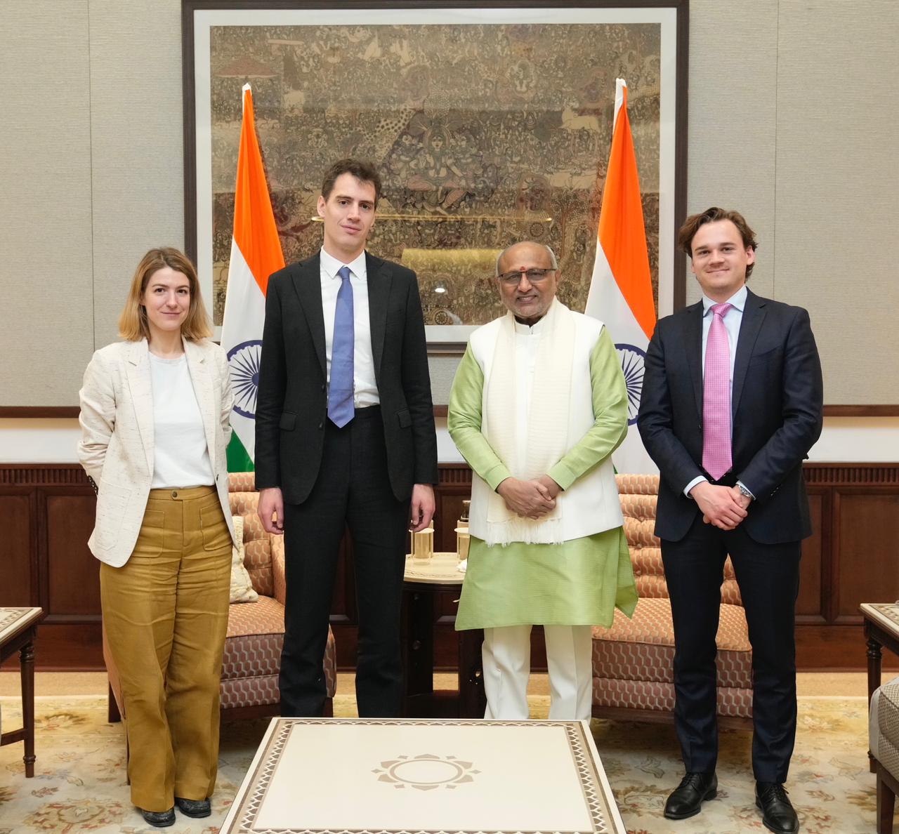 उपराष्ट्रपति सीपी राधाकृष्णन ने मिस्ट्रल एआई के सह-संस्थापक और मुख्य कार्यकारी अधिकारी आर्थर मेन्श से मुलाकात की