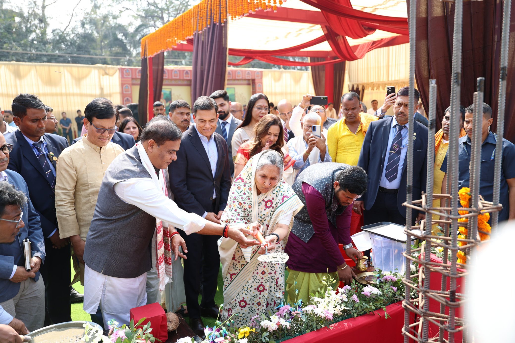 हिमंता बिस्वा सरमा ने गुवाहाटी के खानापारा में ‘वृंदावनी वस्त्र’ सांस्कृतिक संग्रहालय परियोजना की आधारशिला रखी