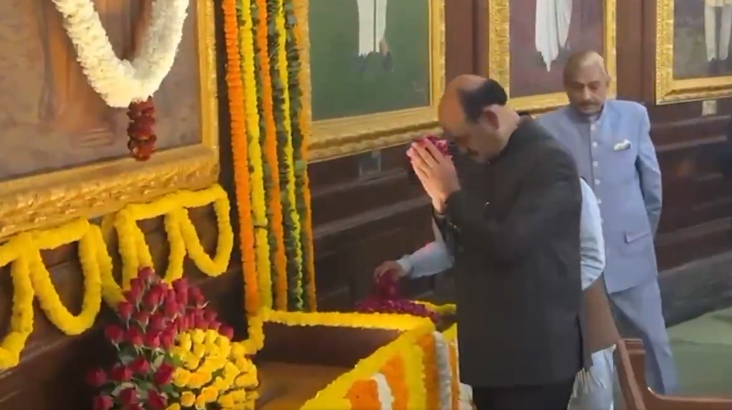 Lok Sabha Speaker Om Birla pays floral tributes to Sarojini Naidu on her birth anniversary