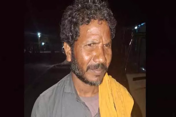 Maoist commander Mallesh & member Ranu Podiyam surrender in Kanker