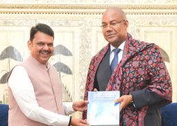 Maharashtra CM Devendra Fadnavis meets Seychelles President Patrick Herminie