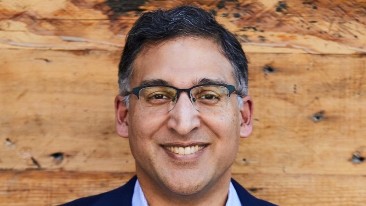 US Supreme Court strikes down Trump’s global tariffs; Indian-origin lawyer Neal Katyal leads case