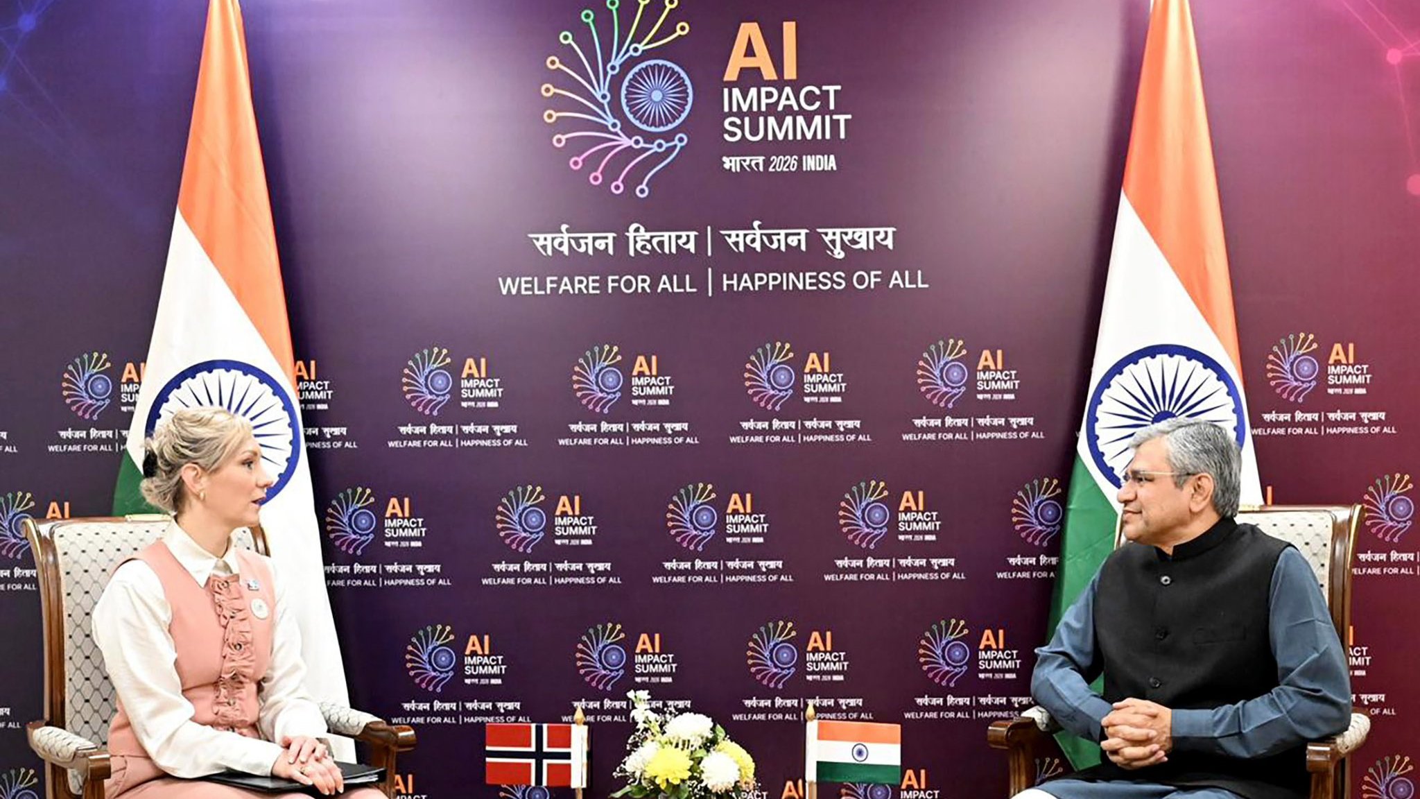 केंद्रीय मंत्री अश्विनी वैष्णव ने नॉर्वे की डिजिटल और लोक प्रशासन मंत्री कैरिएन ओल्डर्नेस तुंग से मुलाकात की