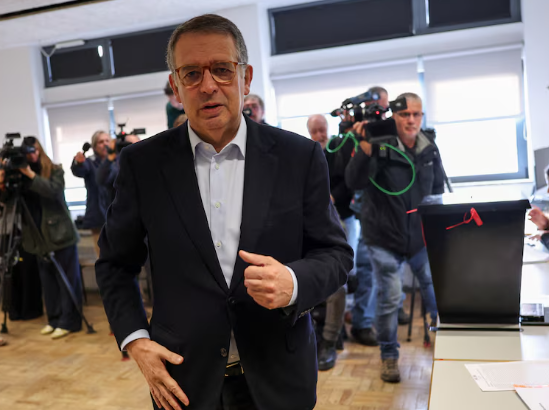 पुर्तगाल राष्ट्रपति चुनाव: दूसरे चरण में मध्य-वामपंथी समाजवादी उम्मीदवार अंतोनियो जोस सेगुरो की आंद्रे वेंचुरा पर बड़ी जीत