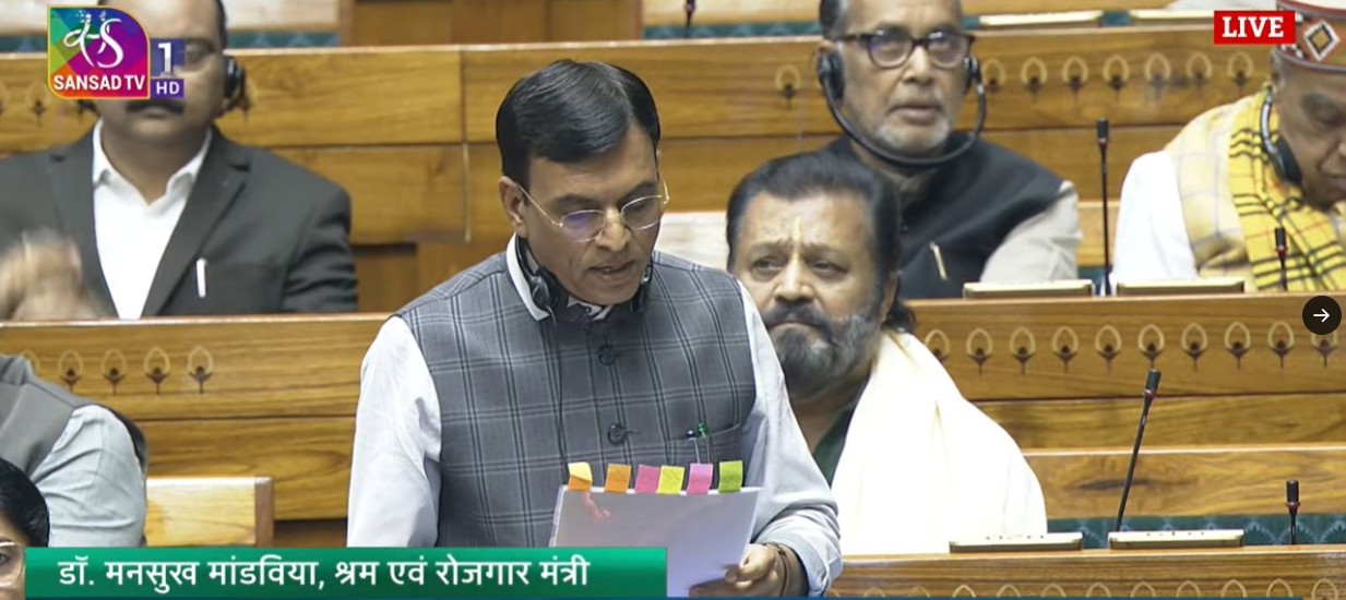 लोकसभा में भविष्य में होने वाली अनावश्यक जटिलताओं से बचने के लिए औद्योगिक संबंध संहिता (संशोधन) विधेयक पेश