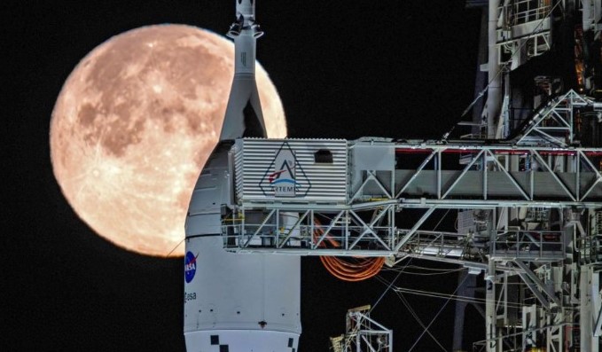 NASA announces crewed lunar mission launch on 6th next month