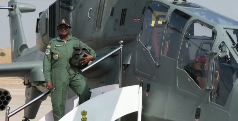 President Droupadi Murmu Takes Sortie in Indigenous LCH ‘Prachand’ at Jaisalmer