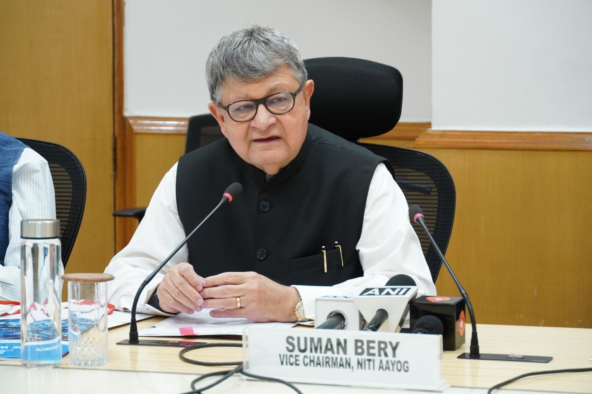 नीति आयोग के उपाध्‍यक्ष सुमन बेरी ने जारी किया ट्रेड वॉच त्रैमासिक का छठा संस्करण