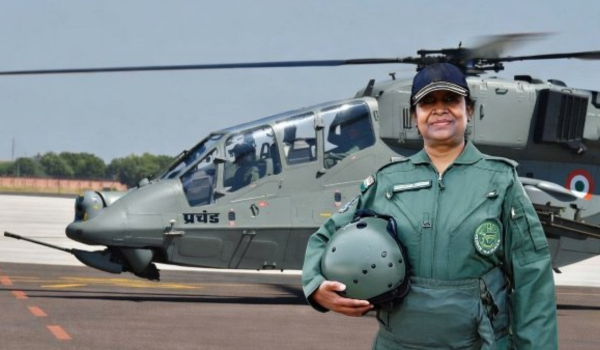 राष्ट्रपति द्रौपदी मुर्मु ने जैसलमेर वायुसेना स्टेशन पर स्वदेशी लड़ाकू हेलीकॉप्टर ‘प्रचंड’ में भरी उड़ान