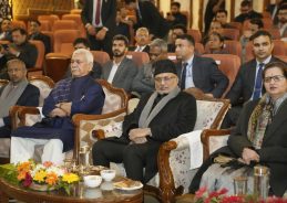 Vice President C.P. Radhakrishnan witnessed cultural programme at Lok Bhavan in Srinagar