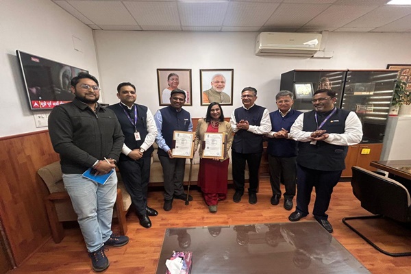 Dept of Posts signs MoU with NSE to enable Mutual Fund distribution