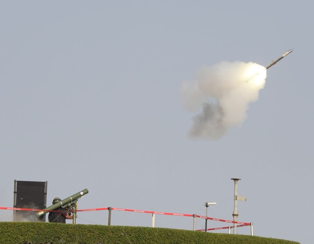 डीआरडीओ ने ओडिशा के चांदीपुर स्थित एकीकृत परीक्षण रेंज से अत्यंत कम दूरी की वायु रक्षा प्रणाली के 3 सफल उड़ान परीक्षण किए