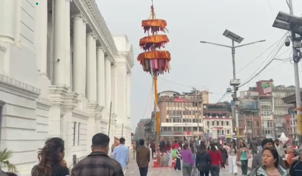 Nepal: Falgun Holi festival begins in Kathmandu valley by erection of Chir in Basantpur Durbar Square