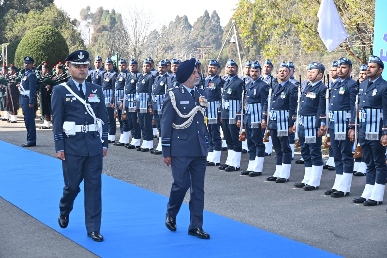 एयर मार्शल इंदरपाल सिंह वालिया ने पूर्वी वायुसेना कमान के एओसी-इन-सी का पदभार संभाला