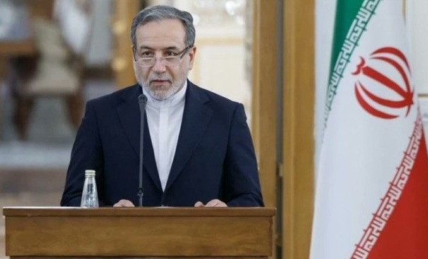 ईरान के विदेश मंत्री अब्बास अराघची अमरीका के साथ परमाणु वार्ता के दूसरे दौर के लिए जिनेवा पहुंचे