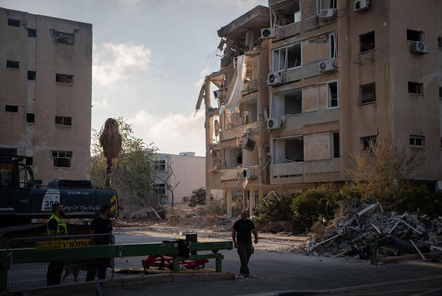 इस्राइल और अमरीका ने ईरान पर हमला किया, इस्राइल में आपातकाल घोषित