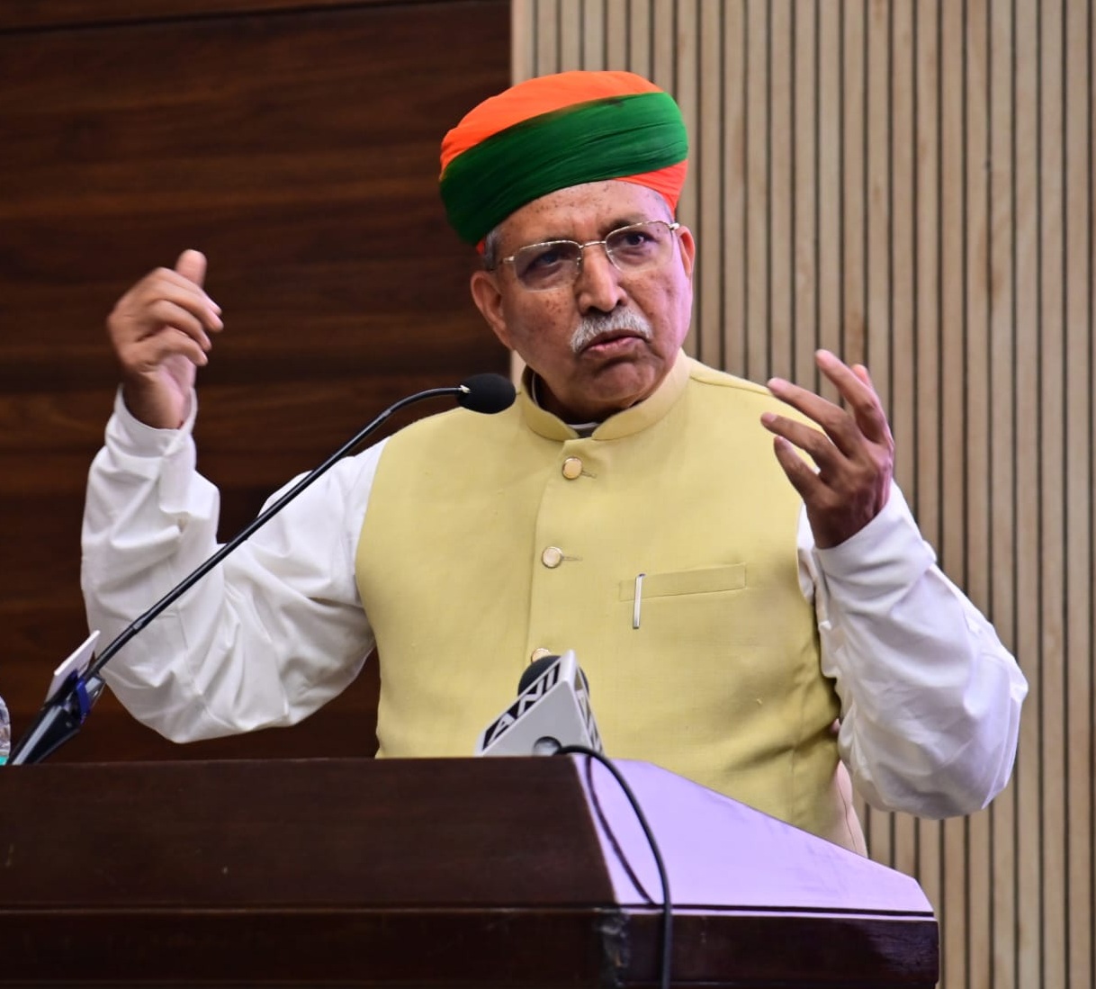 विधि मामलों के विभाग ने देश भर में लंबित मामलों की बढ़ती संख्या को कम करने के लिए सक्रिय कदम उठाए हैं: न्याय मंत्री अर्जुन राम मेघवाल