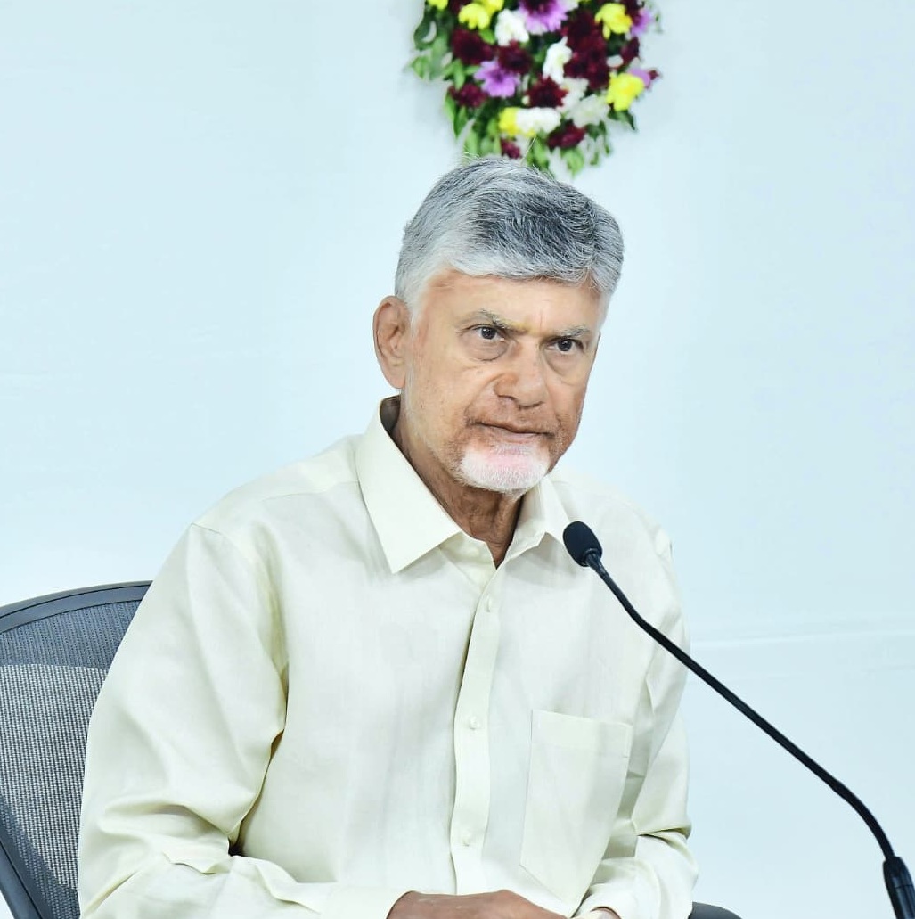 मुख्यमंत्री एन चंद्रबाबू नायडू ने आंध्र प्रदेश राजधानी क्षेत्र विकास प्राधिकरण की बैठक की अध्यक्षता की