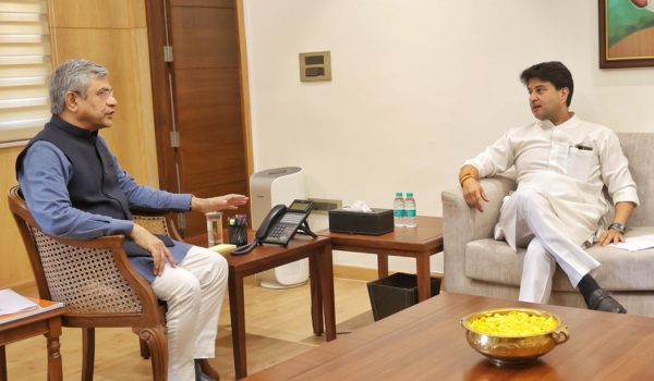Union Minister Scindia meets Railway Minister Vaishnaw to discuss key railway infrastructure projects