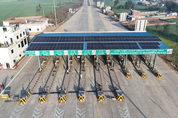 Government to end cash payments at all National Highway toll plazas from April 1