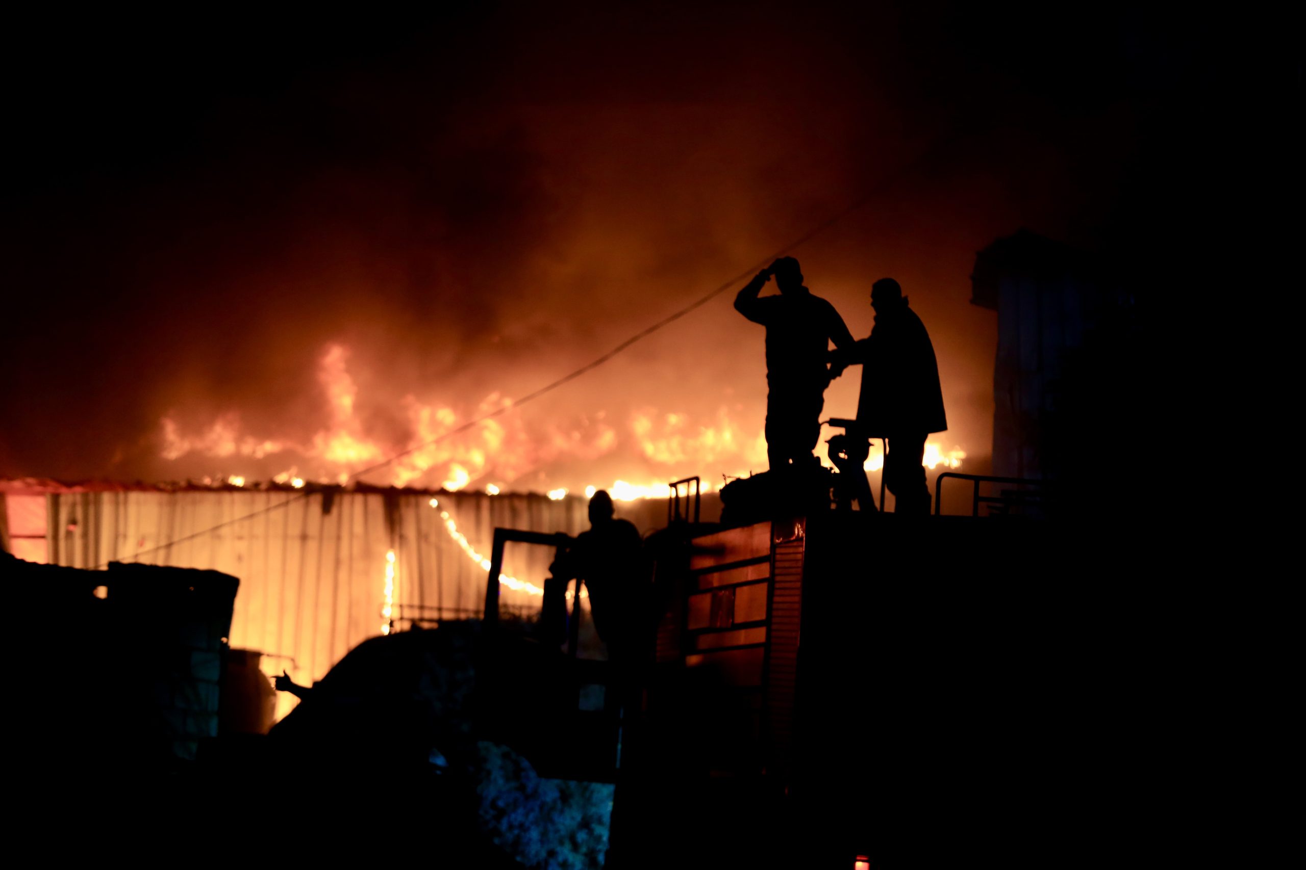 प. एशिया में खाड़ी क्षेत्र में महत्वपूर्ण ऊर्जा उत्‍पादन केंद्रो पर व्यापक हमलों से संघर्ष तेज