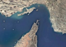 Iran threatens to completely close Strait of Hormuz if US attacks its power plants    