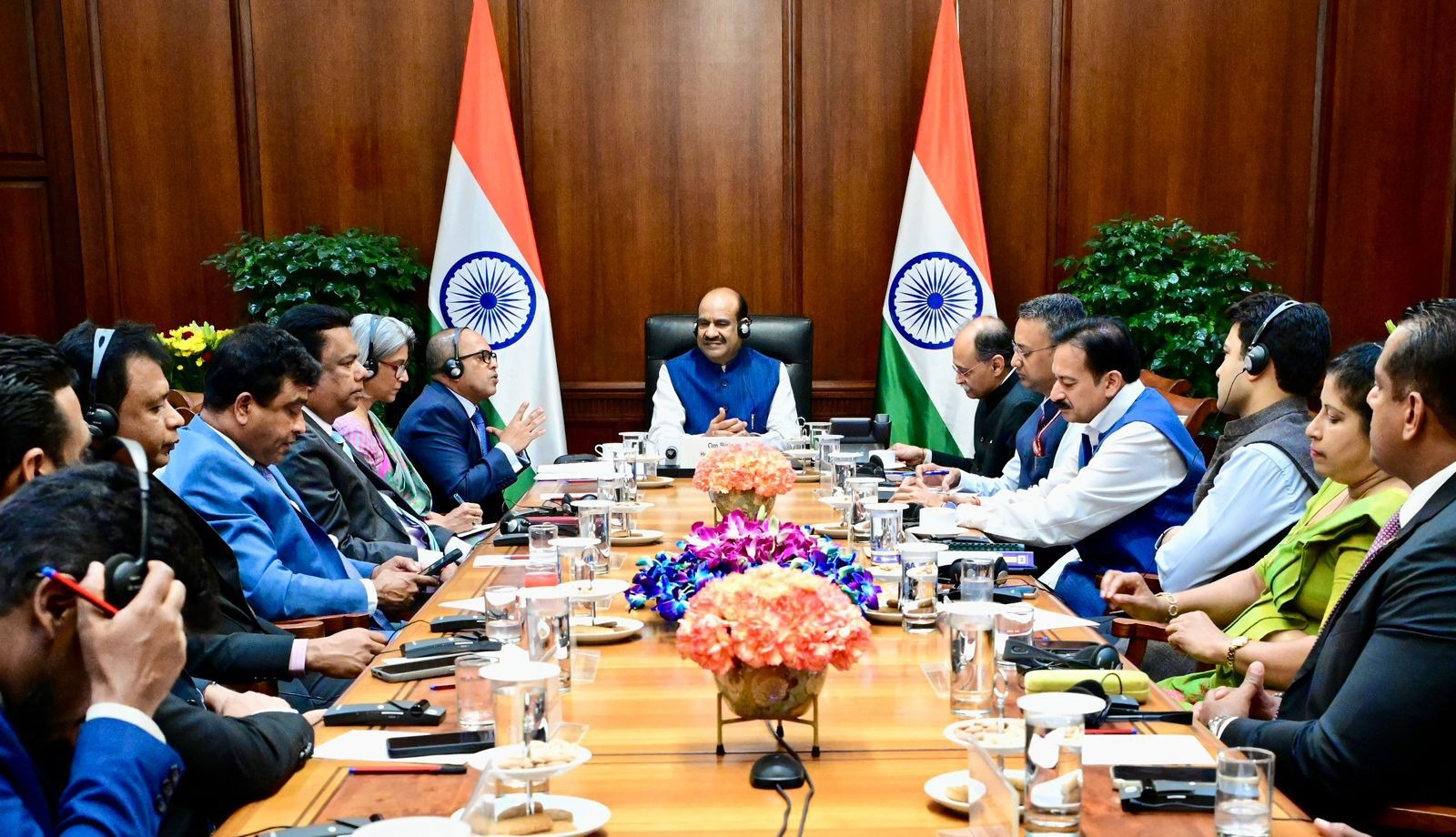 LS Speaker Holds Talks with SL Delegation on Strengthening Parliamentary Cooperation