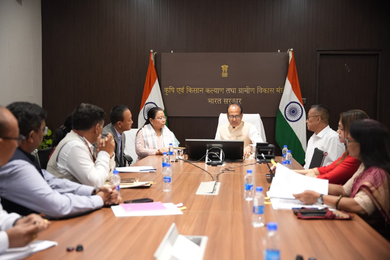 मणिपुर की उपमुख्यमंत्री नेमचा किपगेन ने दिल्ली में कृषि मंत्री शिवराज सिंह चौहान से मुलाकात की