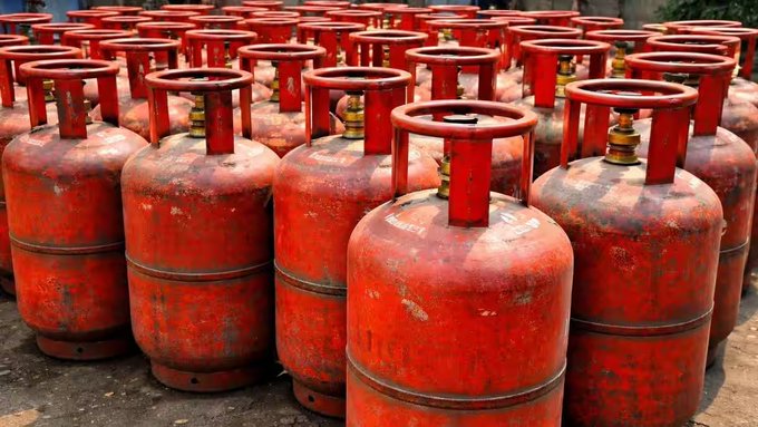 Domestic LPG price hiked by Rs 60, commercial cylinder up Rs 115