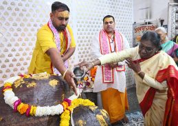 President Droupadi Murmu undertakes Govardhan Parikrama on final day of UP visit