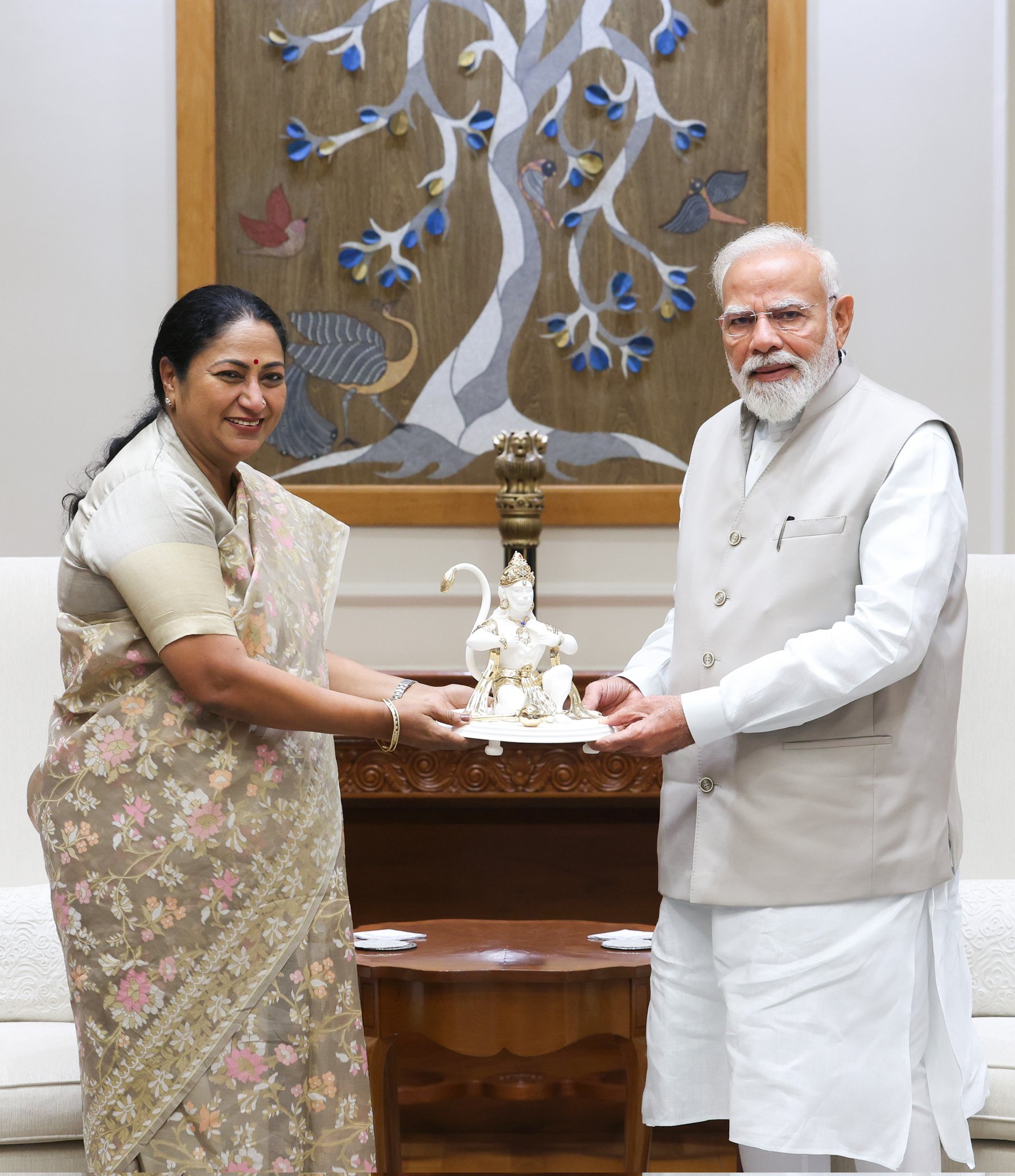 दिल्ली मुख्यमंत्री रेखा गुप्ता ने प्रधानमंत्री नरेन्द्र मोदी से मुलाकात की