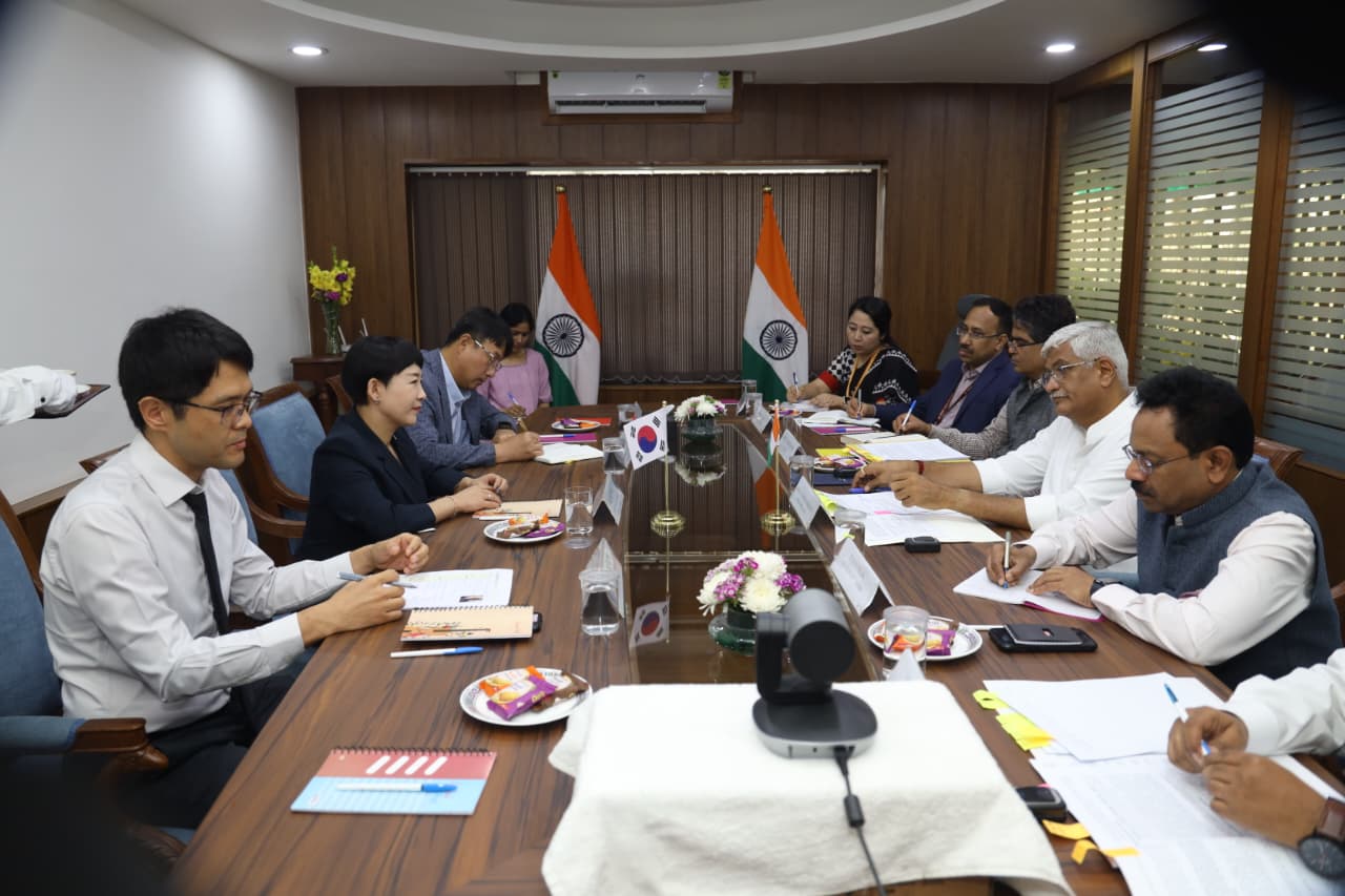 पर्यटन मंत्री गजेन्‍द्र सिंह शेखावत ने कोरिया की सांसद जेवोन किम से की मुलाकात
