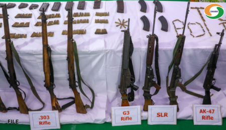 छत्तीसगढ़: 3 करोड़ 95 लाख रुपये के इनामी 108 नक्‍सलियों ने किया आत्मसमर्पण