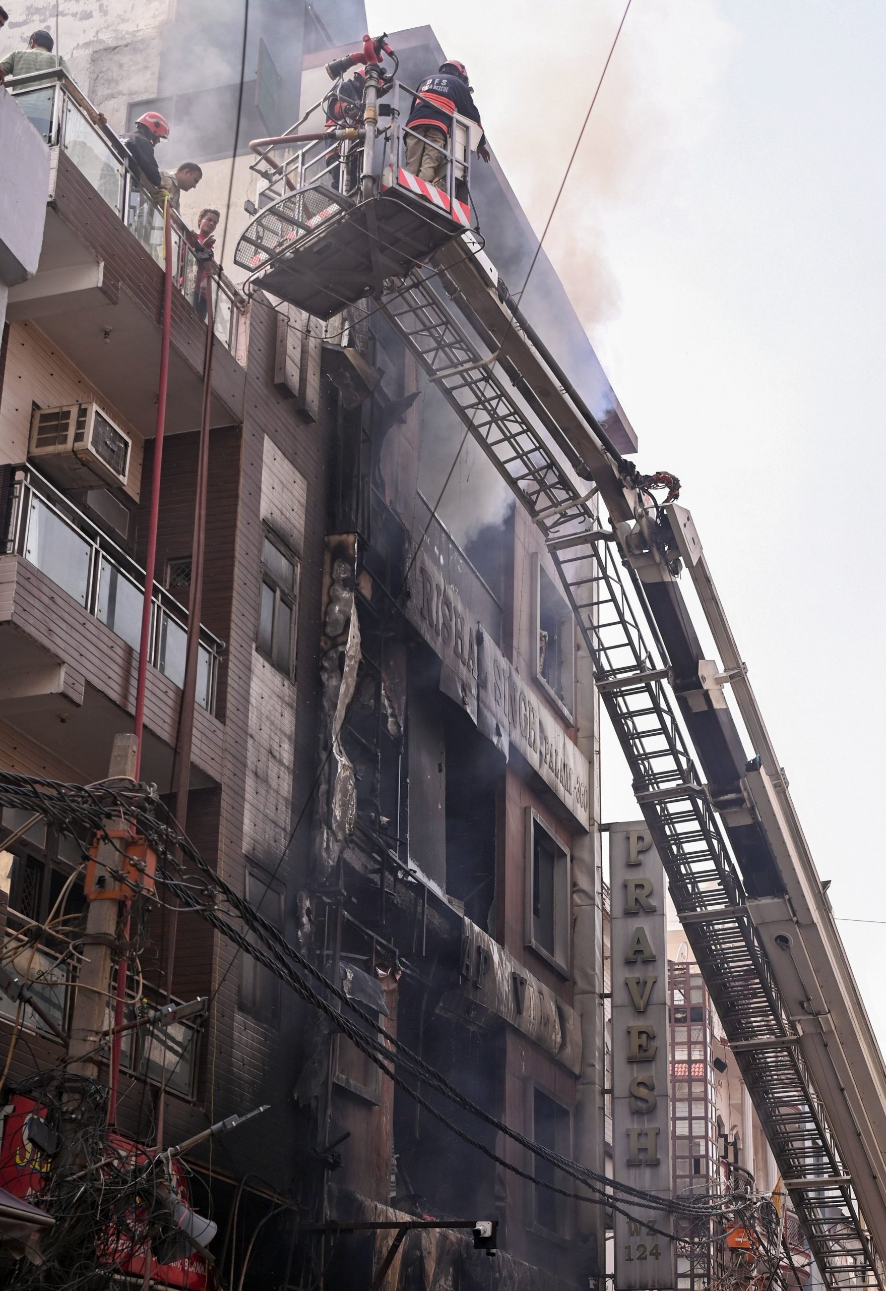 पालम अग्निकांड पर प्रधानमंत्री नरेंद्र मोदी और सीएम रेखा गुप्ता ने जताया दुख