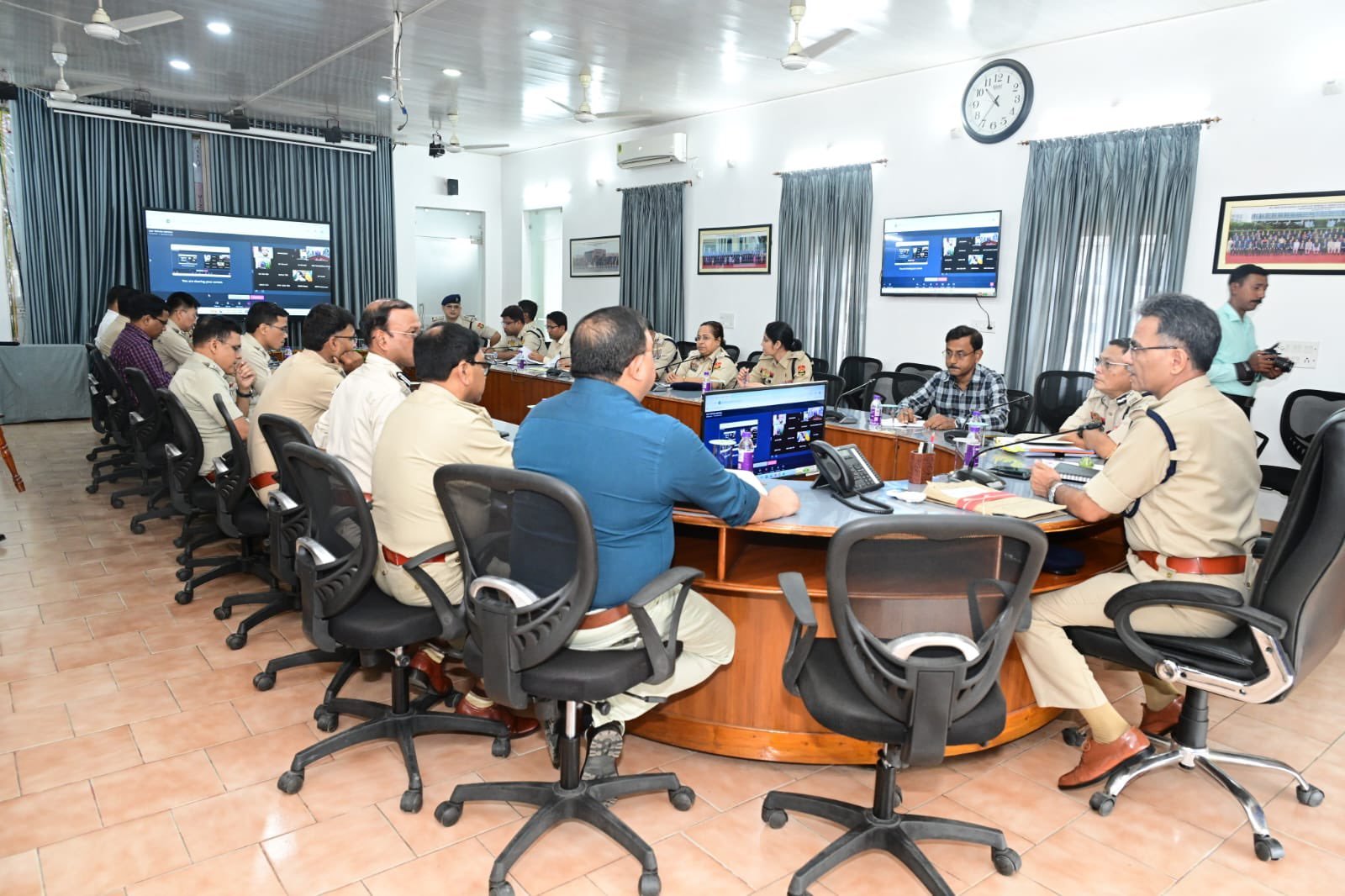 त्रिपुरा टीटीएएडीसी चुनाव से पहले कानून-व्यवस्था की समीक्षा, राज्य पुलिस मुख्यालय में उच्च स्तरीय बैठक