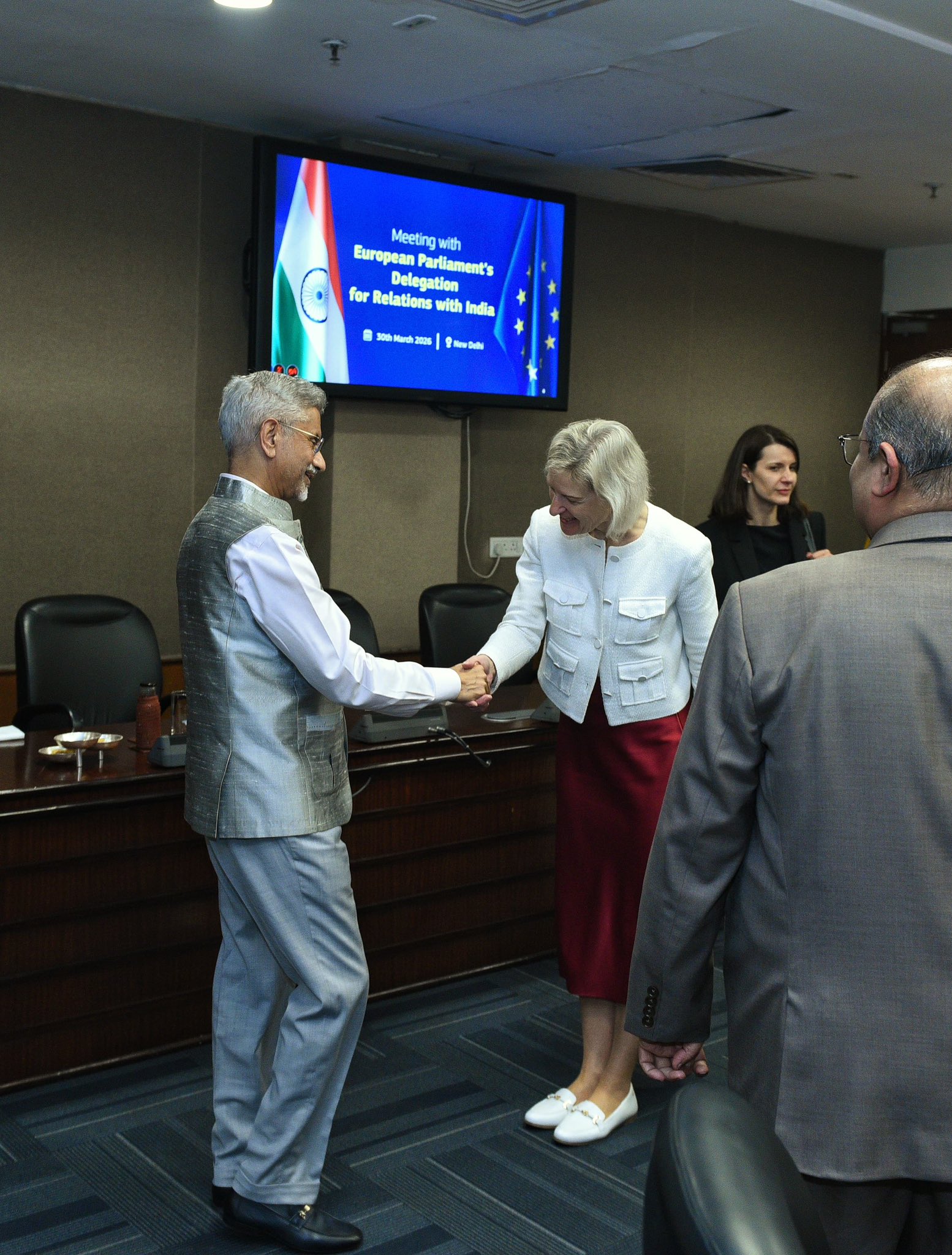 विदेश मंत्री ने नई दिल्ली में एंजेलिका नीबलर के नेतृत्व वाले यूरोपीय सांसदों से मुलाकात की