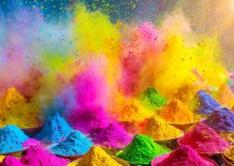 Madhya Pradesh celebrates Holi with immense fervor marked by traditional folk songs, communal feasts & vibrant color play 