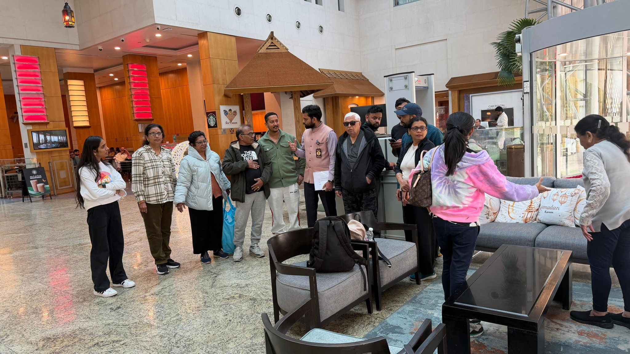 कुवैत में हवाई क्षेत्र बंद होने के कारण फंसे भारतीय नागरिकों की मदद कर रहा है भारतीय दूतावास